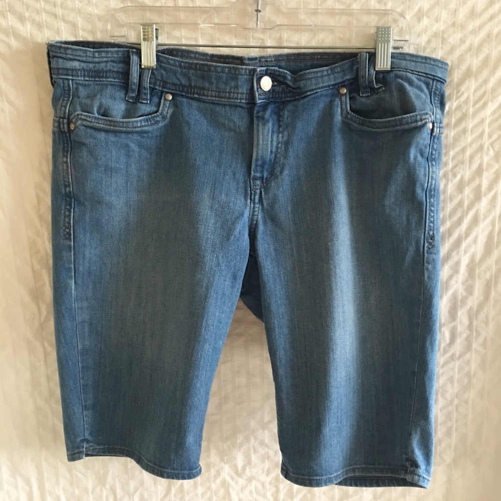 OLD NAVY JEAN SHORTS SZ 14